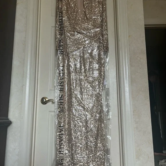 Elegant NEW Gold Sequin Evening Gown - Picture 3 of 4